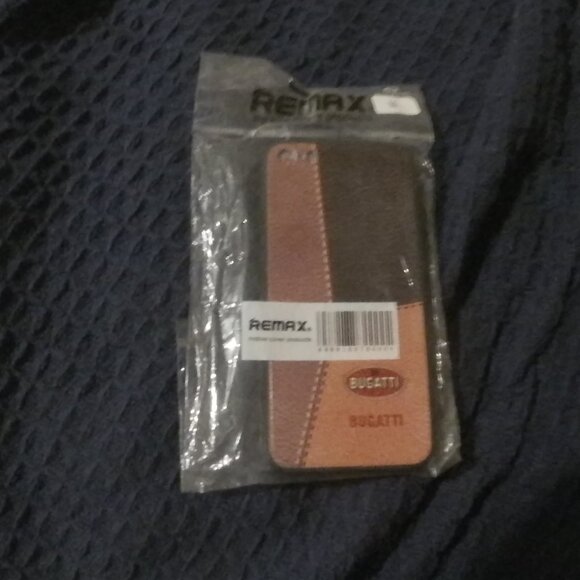 Remax Bugatti iPhone 5S Case - Picture 1 of 3